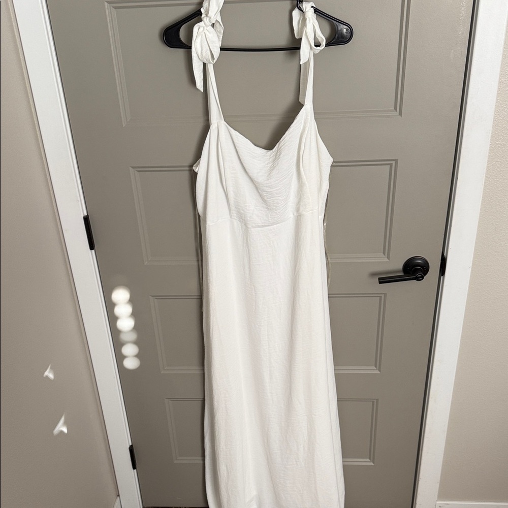 Elegant White Maxi Dress